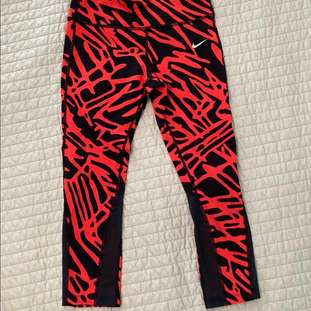 Nike Cropped Leggings